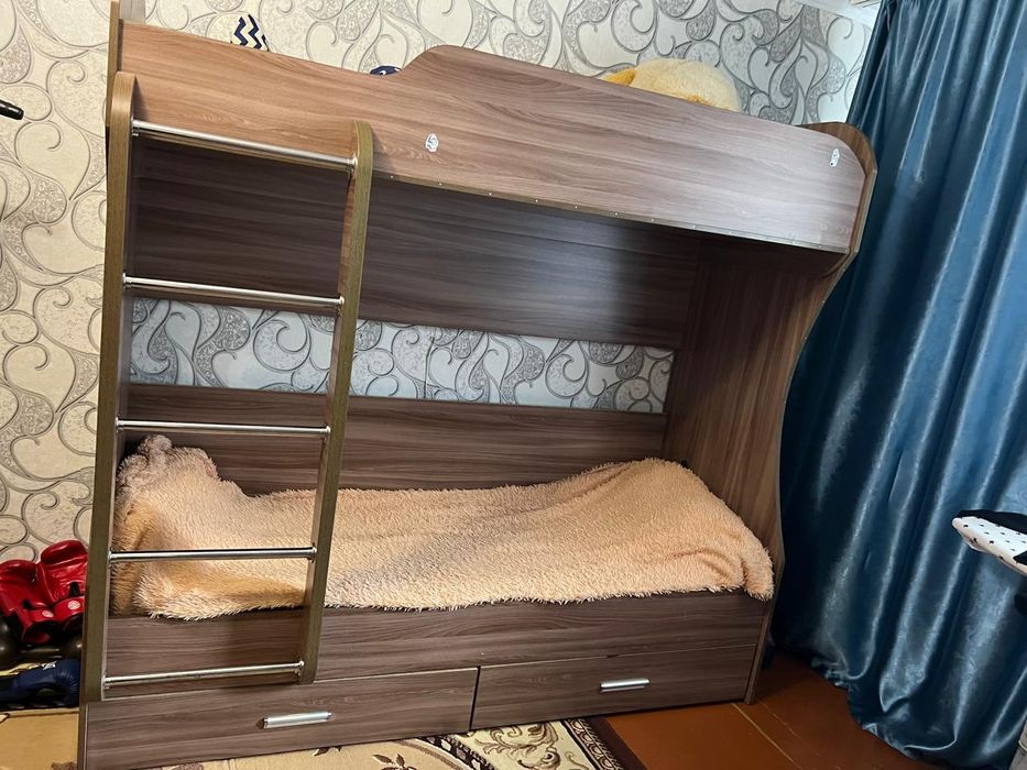 Двухяърусная кровать