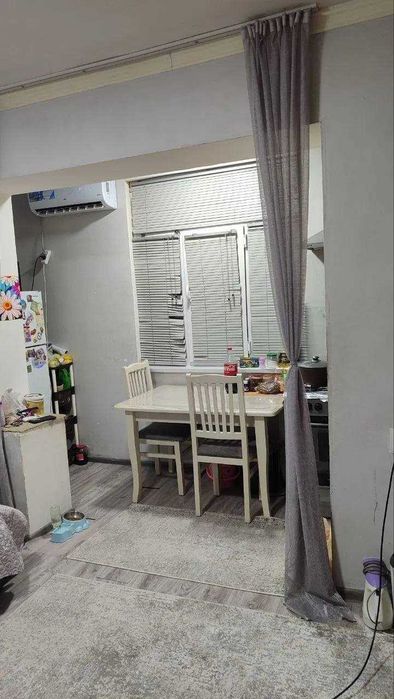 Продается квартира. Юнусабад 2  Колледж, Универсам  1/4/4 галерейка