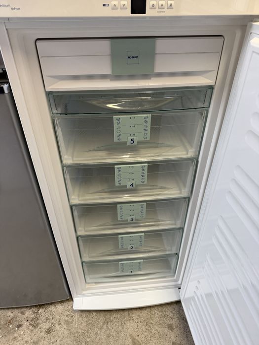 Фризер Liebherr A++ No Frost 230литра Germany Гаранция