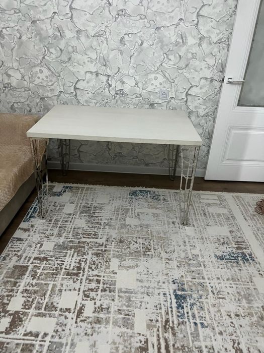 Продается кухонный стол