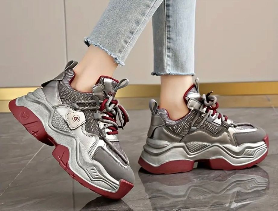 Дамски ефектни маратонки