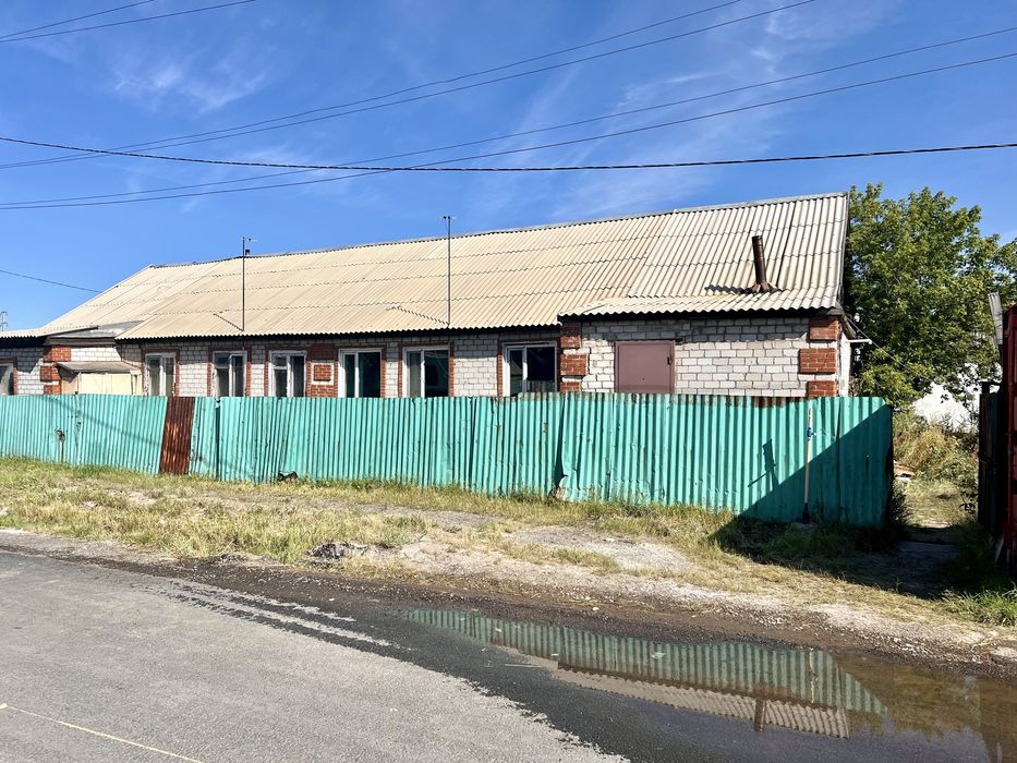 Продам дом с времянками