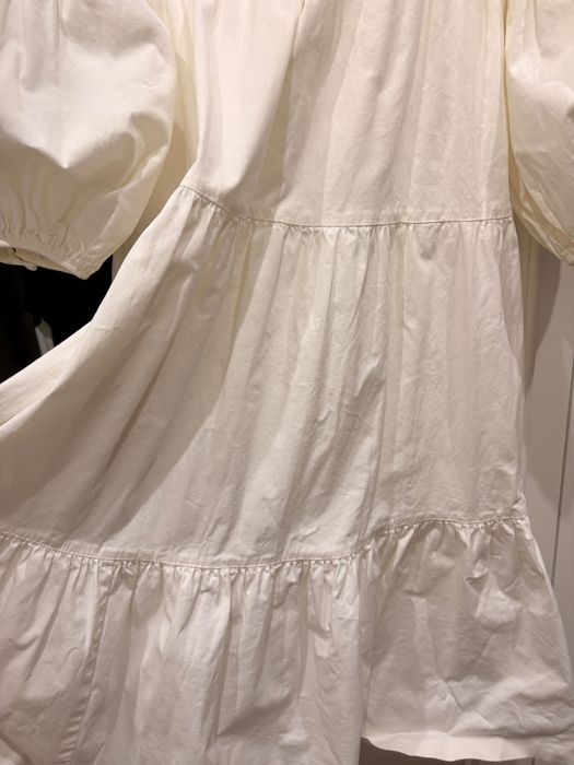 Платье белое. Состояние идеальное.