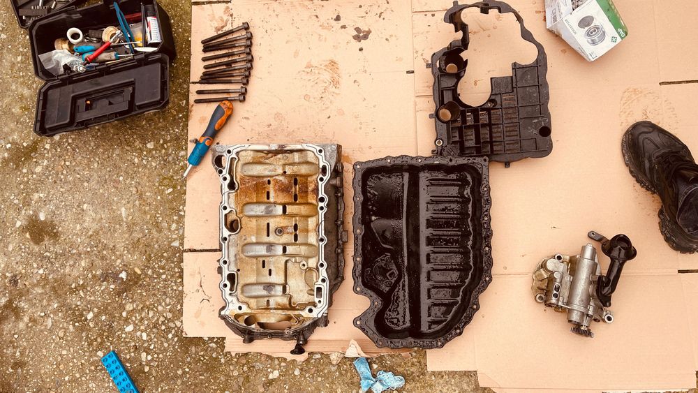 Vând carter, baie ulei și pompă ulei pentru motor 1.8 TSI cod CDDA