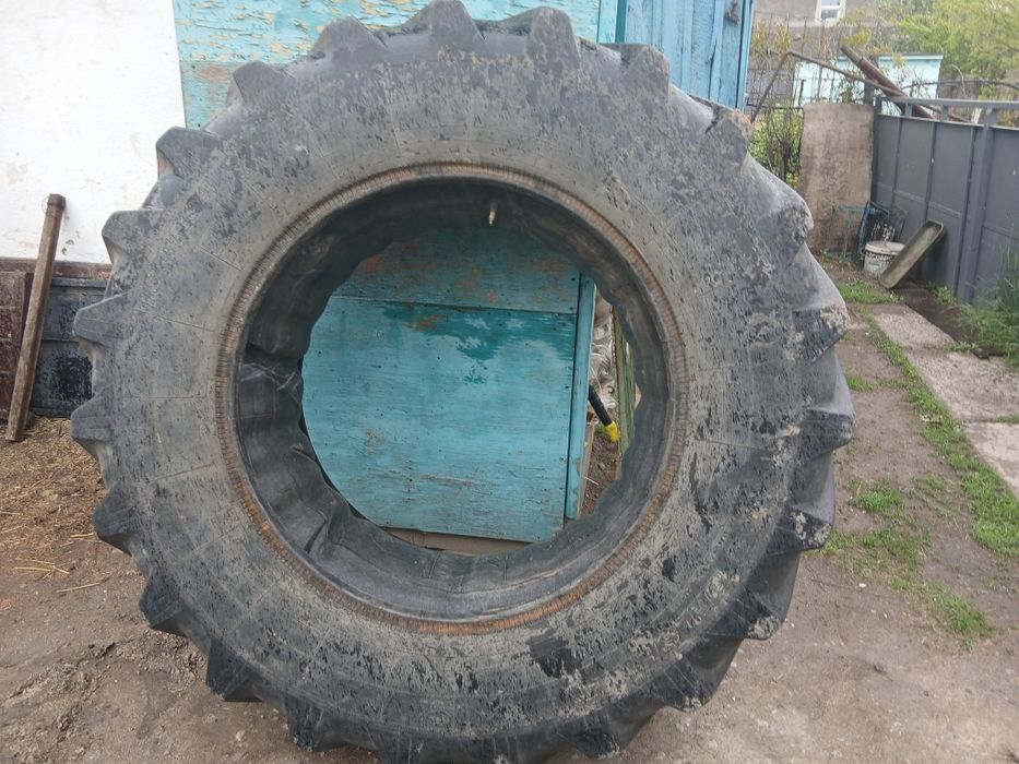 Шины для трактора  размер 18.4.34