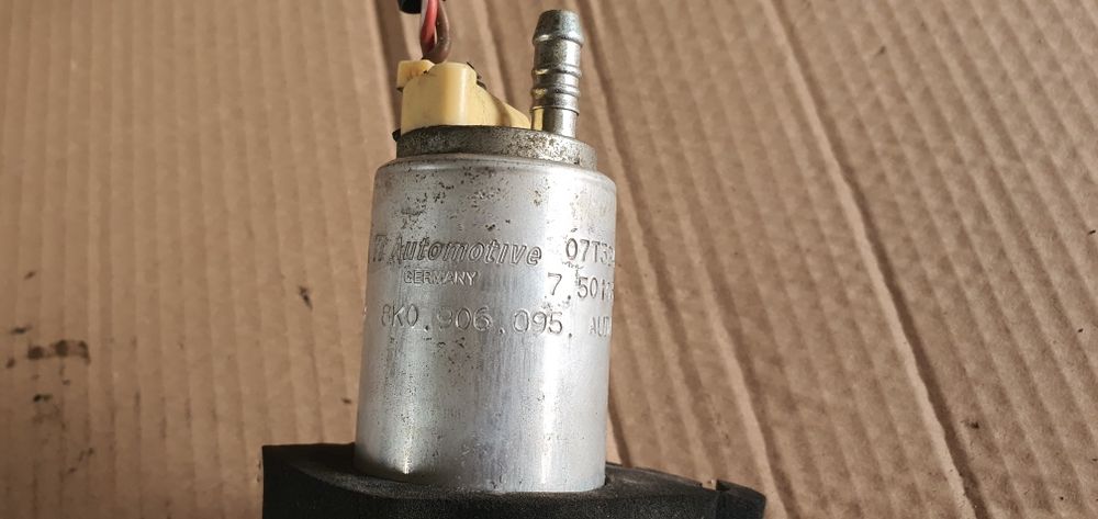 Pompa auxiliara combustibil motorina audi a4 b8 a5 2.0 tdi 8K0 906 095
