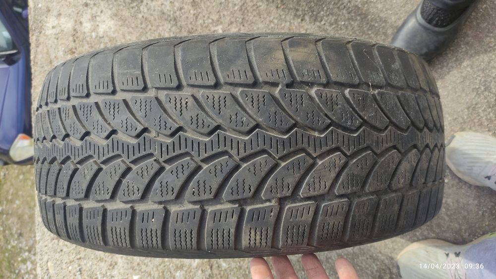 Гуми Bridgestone Blizzak 225/45/17