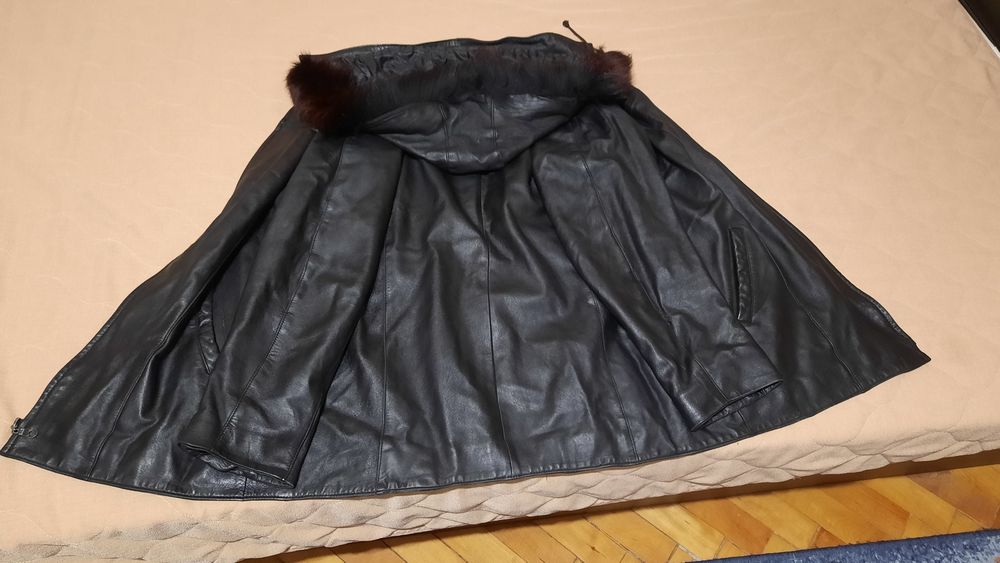 Дамско кожено яке.