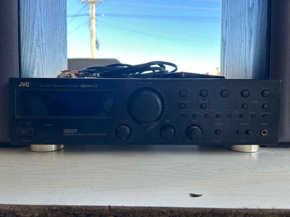 Vând sistem audio JVC