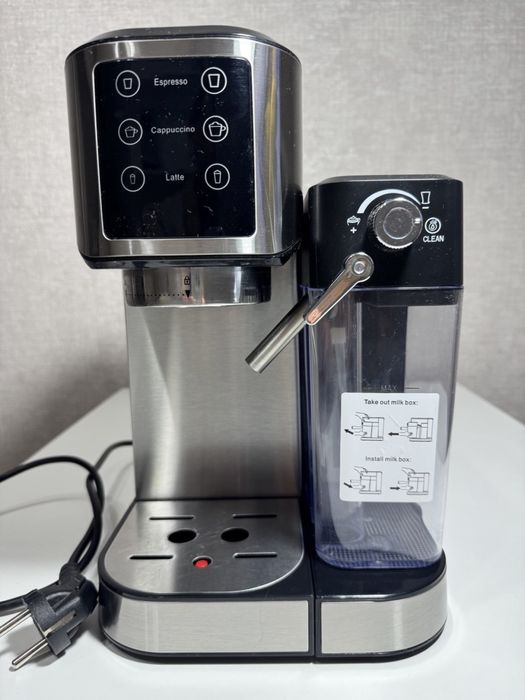 Кофемашина автоматическая, рожковая