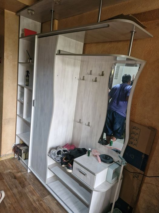 Продам прихожей шкаф