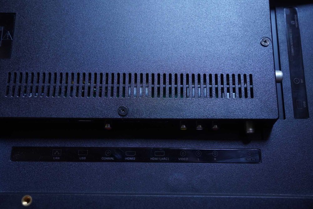 Телевизор Yasin 40" (102 см) Smart TV Full HD