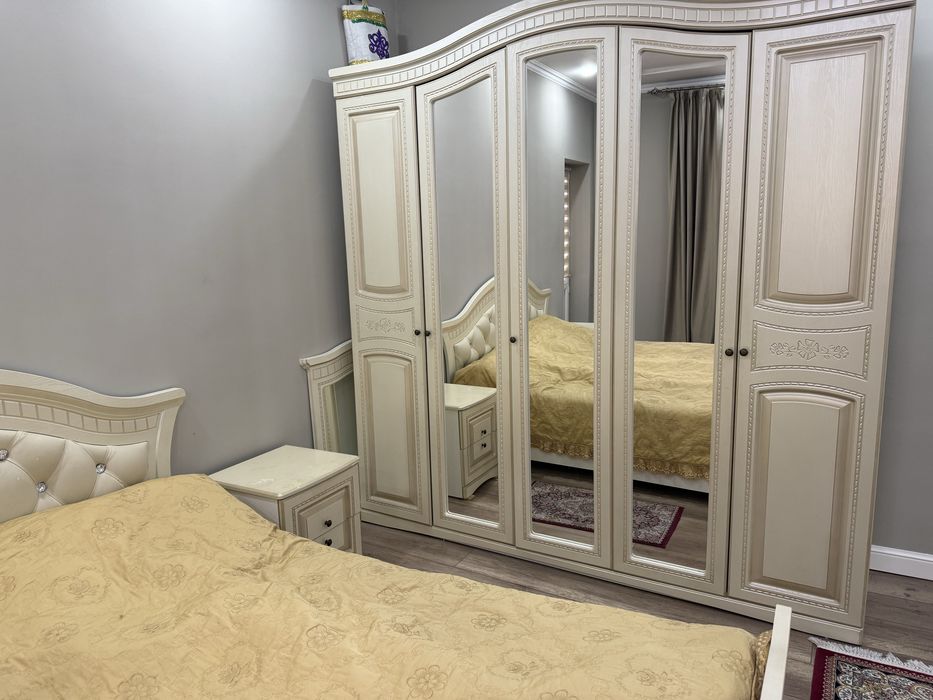 Спальный гарнитур. В хорошем состоянии.