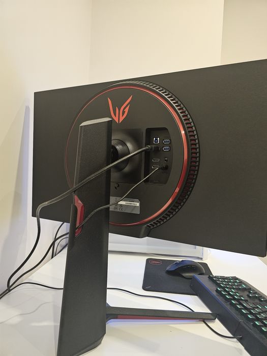 Гейминг монитор LG27GP850P 180hz, 1440p, 27 инча