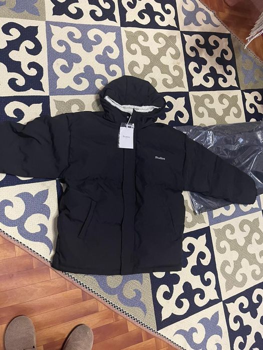 Оверсайс стилінде жаңа куртка