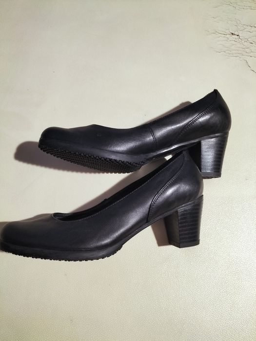 Продам туфли женские