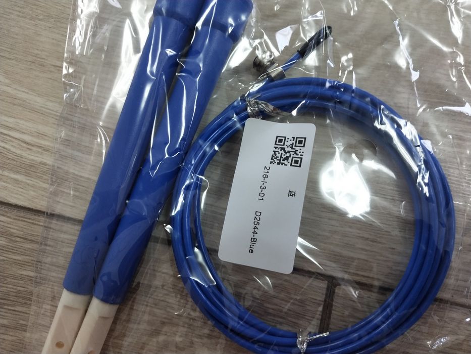 Продам скоростную скакалку.