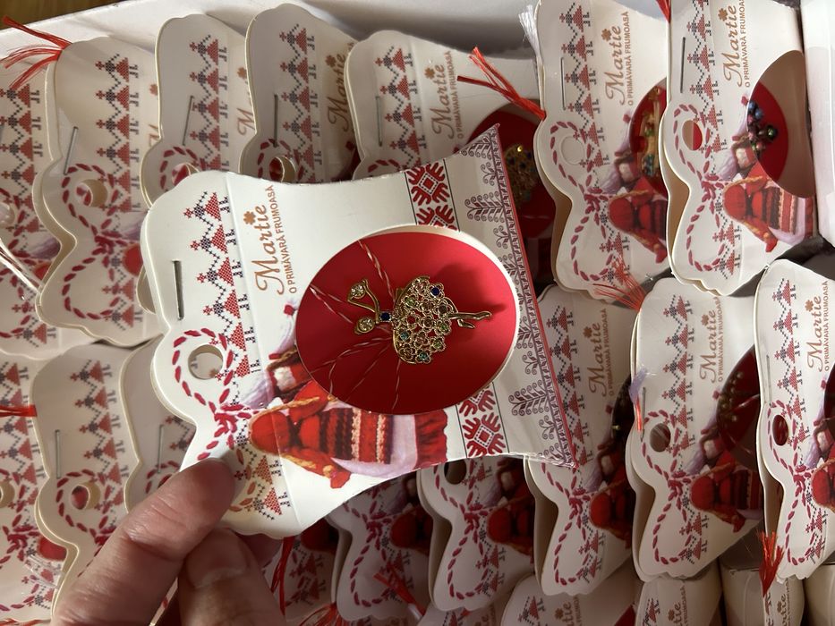 Martisoare tip brose si din trandafiri de sapun 8 martie