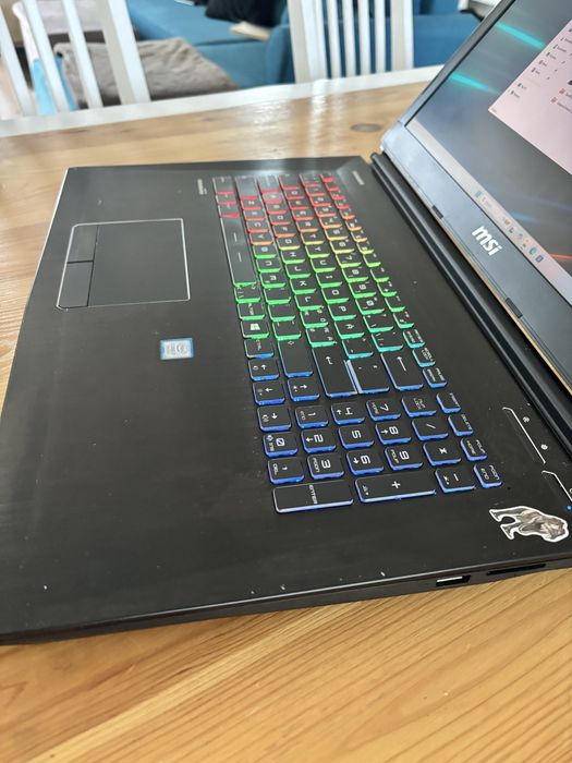 MSI 17,3” Gaming• i7-7700HQ• GTX 1070 (8gb) • 16gb ram• 120HZ• SSD+HDD