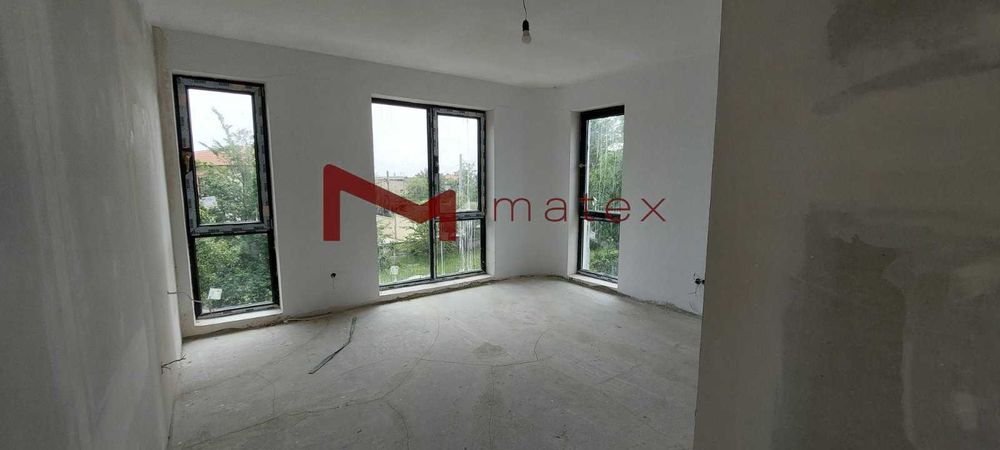 Продава се Тристаен апартамент в Варна, м-т Траката - 118 кв.м за 1568 €/кв.м - Снимка #3