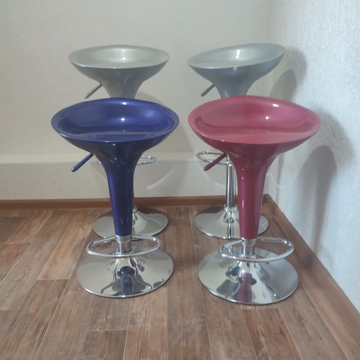 Продам барные стулья