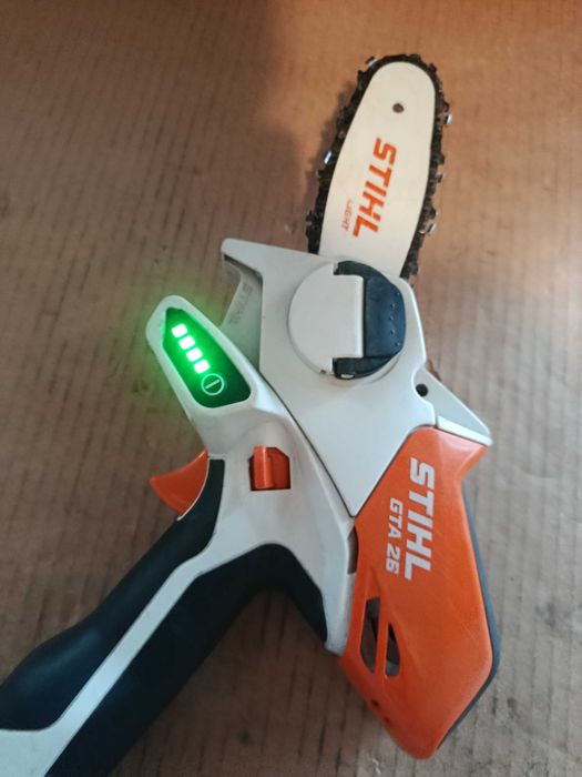 Mini Drujba fierastrau craci pomi STIHL GTA 26  la 10 cm cu acumulator