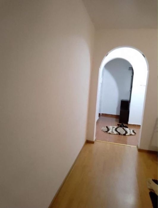 Inchiriez apartament   2 camere micro 14