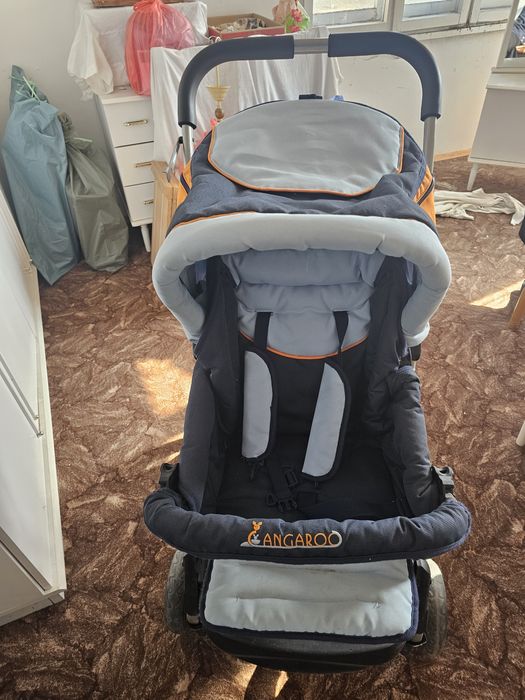 Детска комбинирана количка,модел Кангаро.