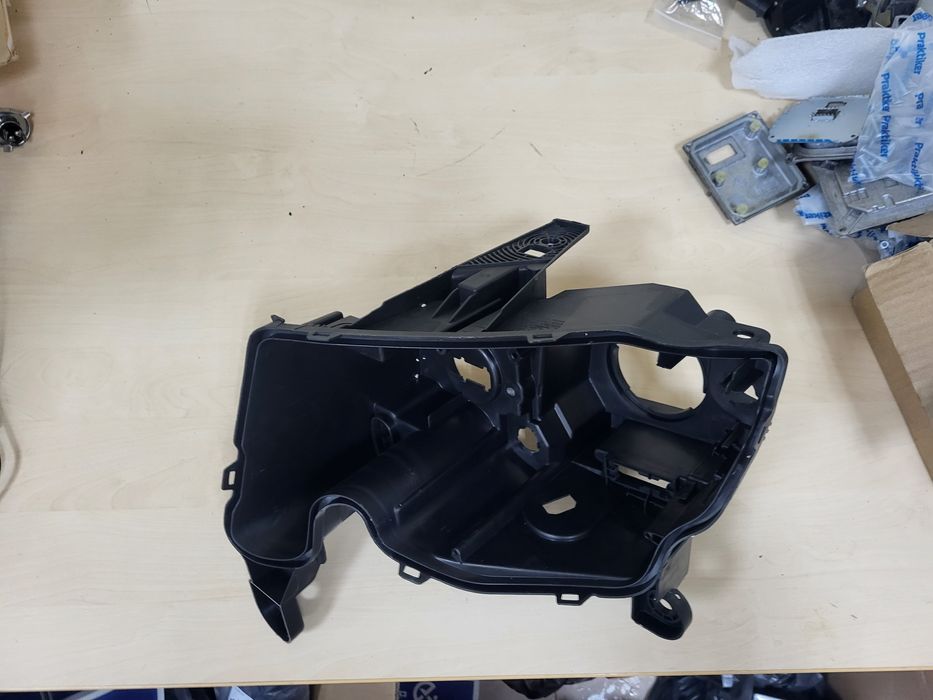 РЕМОНТ смяна на стъкла корпуси Cherokee WK2 чероки