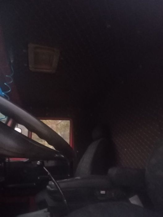 Kamaz sotiladi ishlab turibti moshina naxadu mator moy yemidi