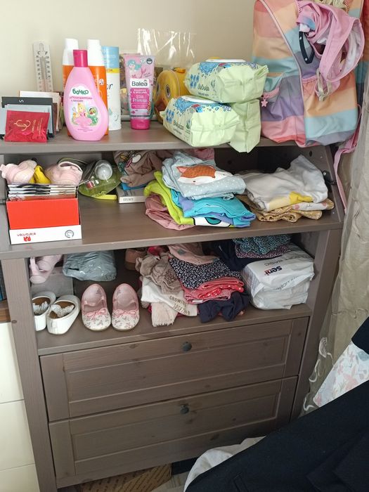 Бебешка кошара и маса(скрин) за повиване