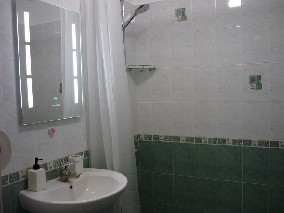 Дава се под наем Двустаен апартамент в София, Лозенец - 70 кв.м за 660 € - Снимка #8