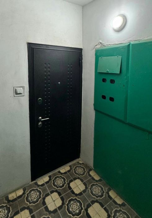 Продаётся квартира (Ориентир Рисовый Базар)