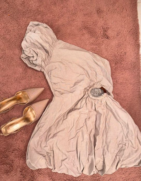 Рокля pretty little thing