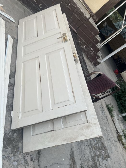 Двери деревянные межкомнатные