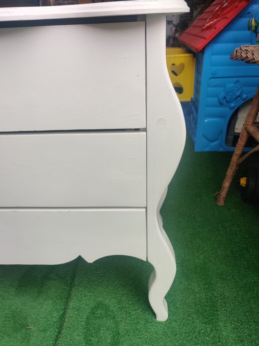 Vând set mobilier comodă și corp cu sertare din lemn masiv