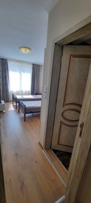 Дава се под наем Тристаен апартамент в Бургас, Център - 104 кв.м за 765 € - Снимка #12