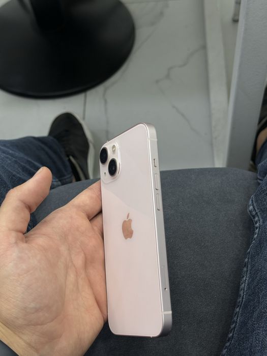 Продам Iphone 13 (128)