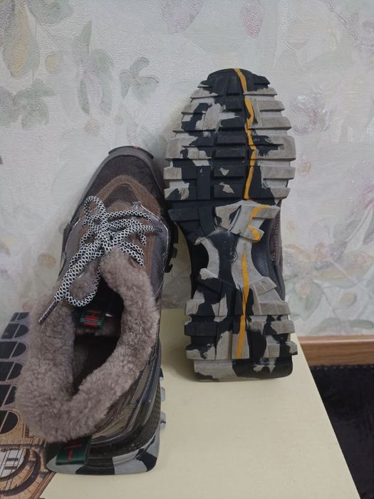 Кроссовки с мехом , 37-38