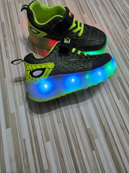 Adidasi role cu lumini