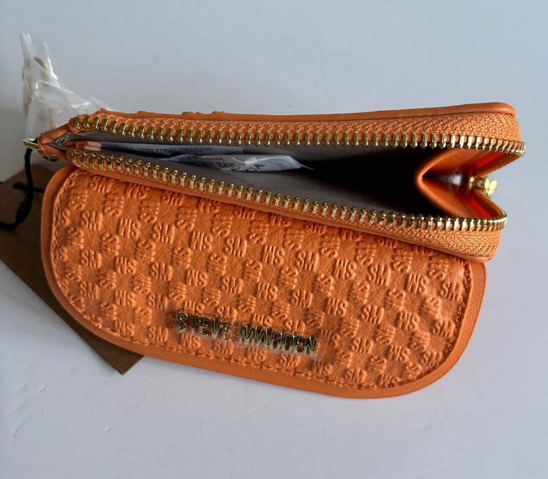 Дамски портмонета Steve Madden с ключодържател