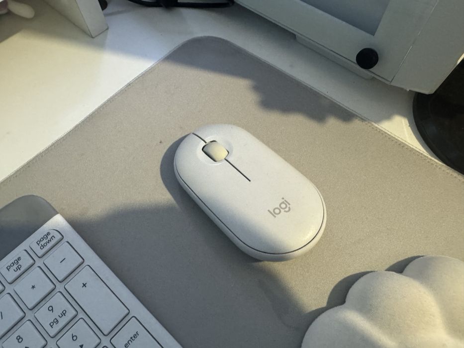 Logitech mk470 безжична клавиатура и мишка