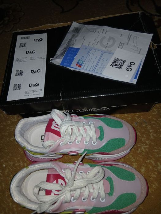 Продам красовка женский из Дубая