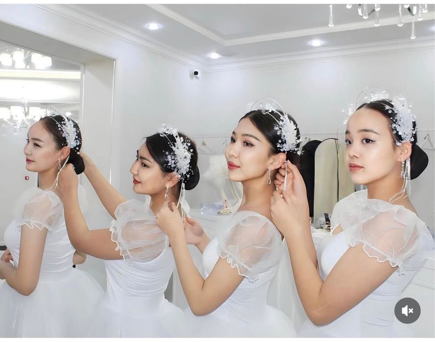 Әдемі би костюмдері сатылымда