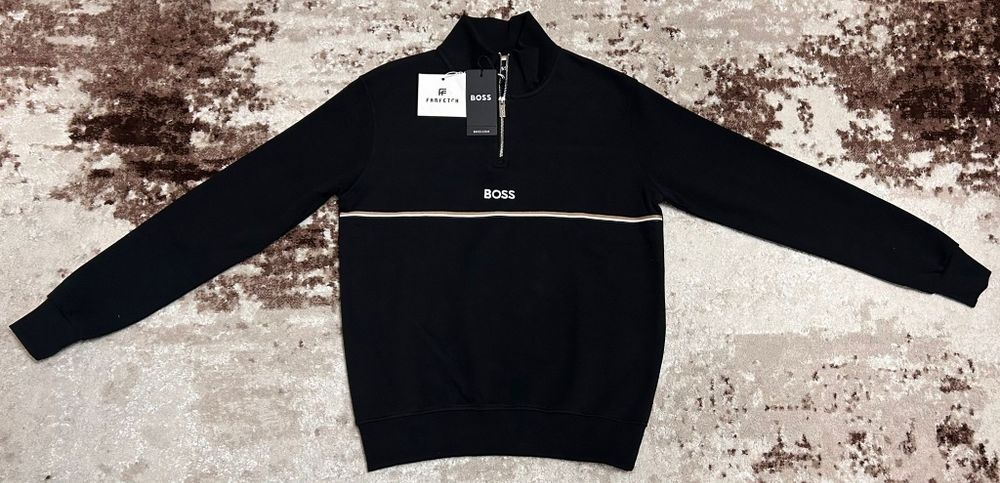 Vând bluza noua de bărbați Boss