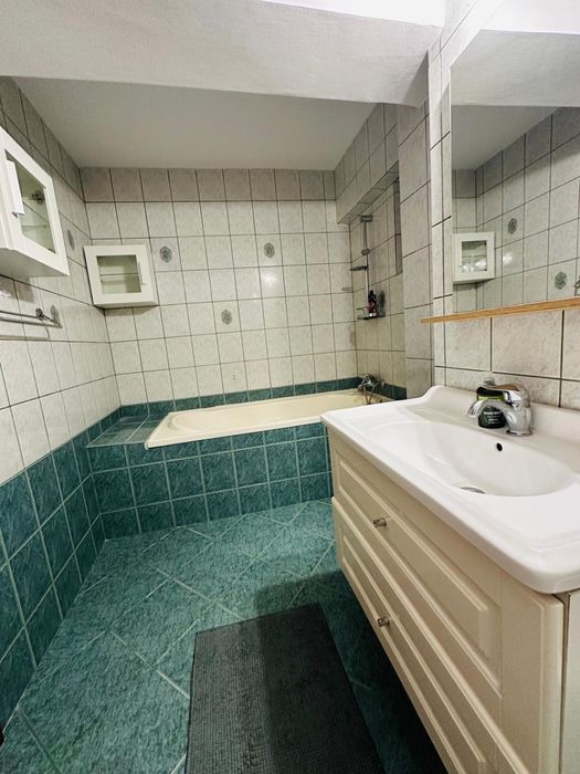 Inchiriez apartament 3 camere