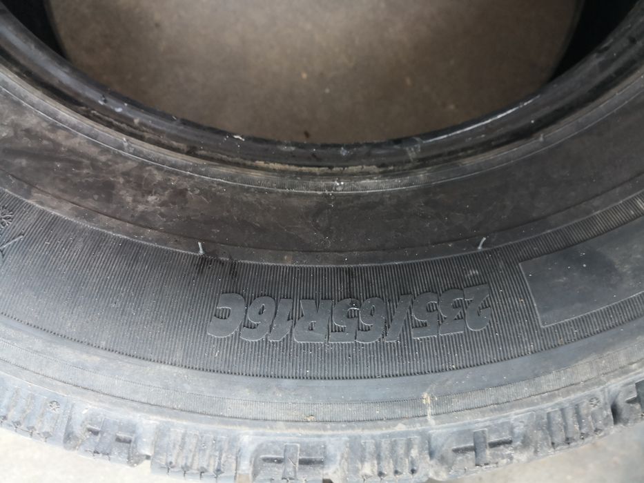 235 65 16 C гуми за бус 16 цола Michelin dot 22