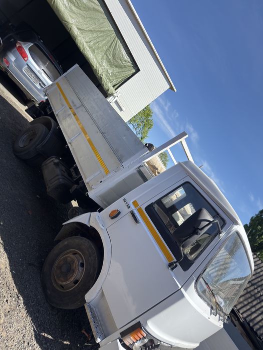 IVECO  unic 7.5T  basculabila pe 3 parti