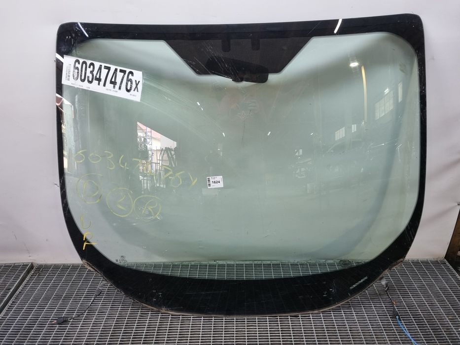 Parbriz Ford Kuga II 2012 - 2014 4 Usi (1624) Cu Încălzire Garantie