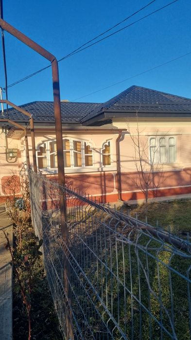 Acoperisuri complete montatori acoperisuri meseriași reparații urgente